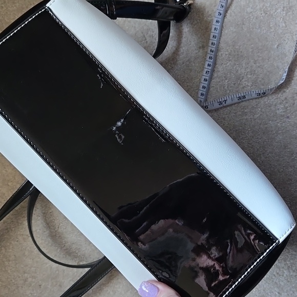 Elegant Black and White Handbag, NWOT - Picture 5 of 7